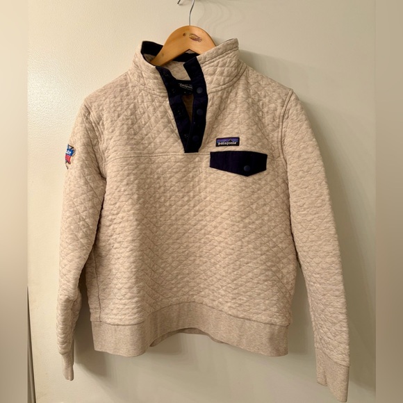 Patagonia Tops - Patagonia Organic Cotton Cream and Navy Quilted Pullover